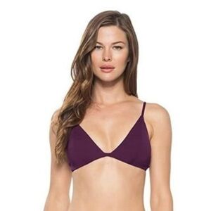 🌴BECCA TRIANGLE BIKINI TOP